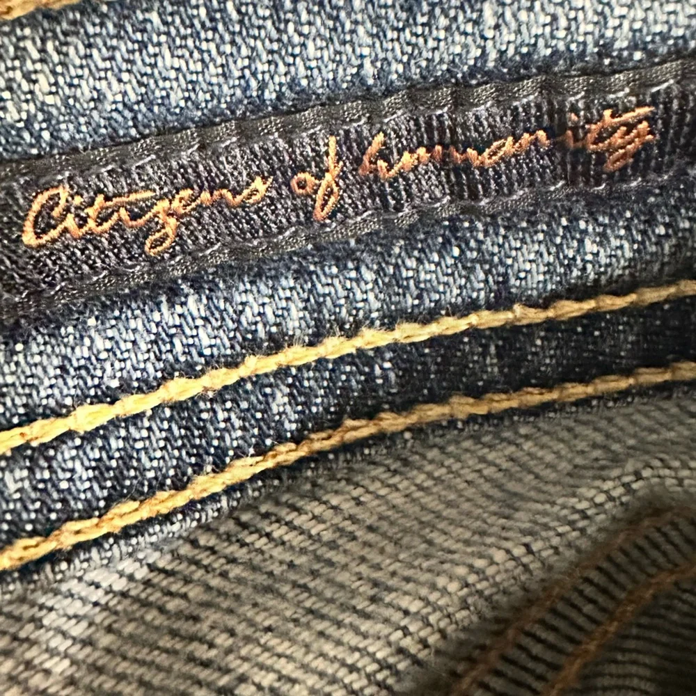 Citizens Of Humanity Light Blue Straight Leg Jeans - Picture 6 of 8
